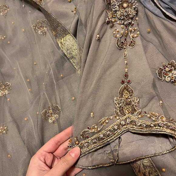 Formal wear beautiful embroidered shirt + dupatta! Never worn - Picture 4 of 5
